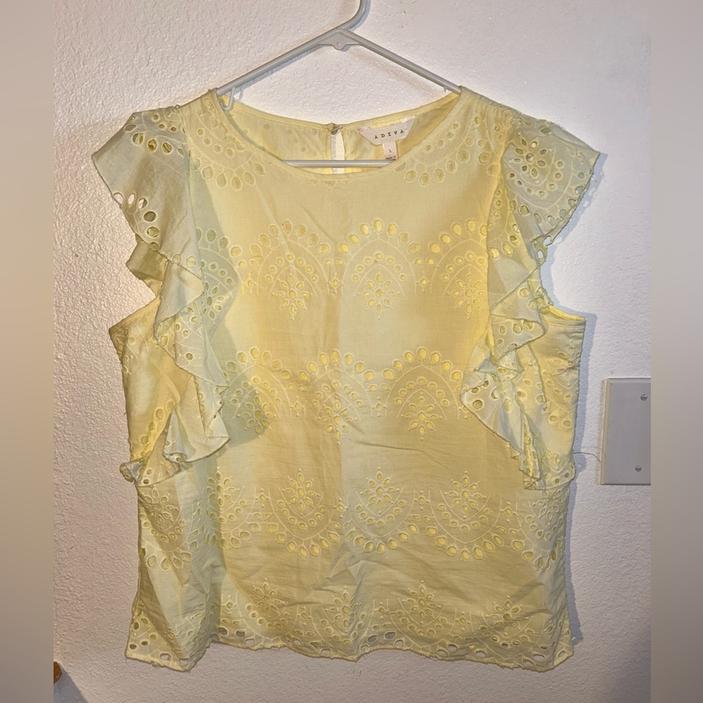 🎉🎉Adiva Pale Yellow Eyelet Top🎉🎉